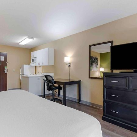 Extended Stay America Select Suites - Rockford - State Street Екстер'єр фото