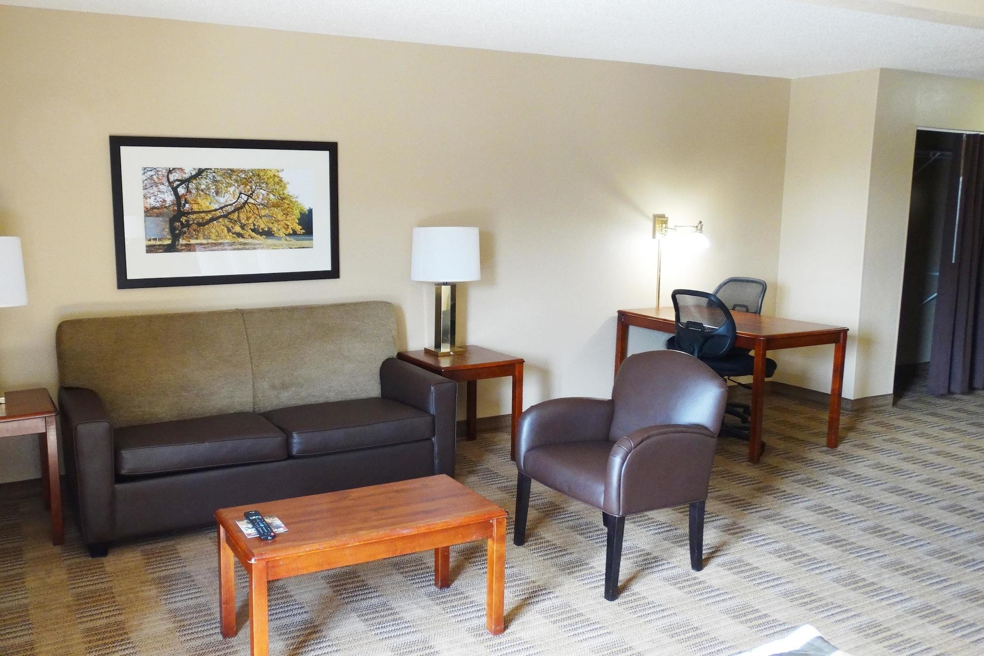 Extended Stay America Select Suites - Rockford - State Street Екстер'єр фото