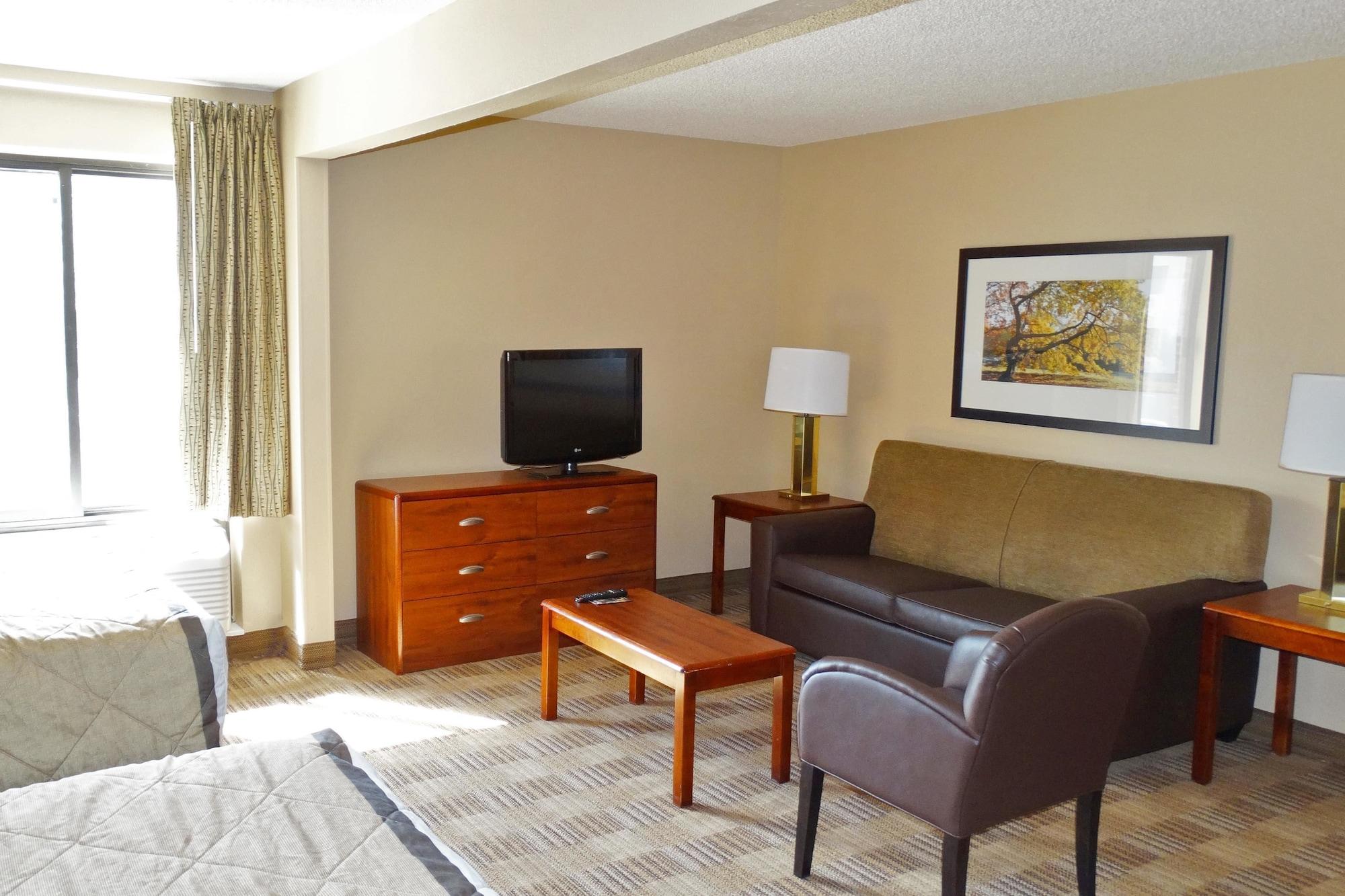 Extended Stay America Select Suites - Rockford - State Street Екстер'єр фото