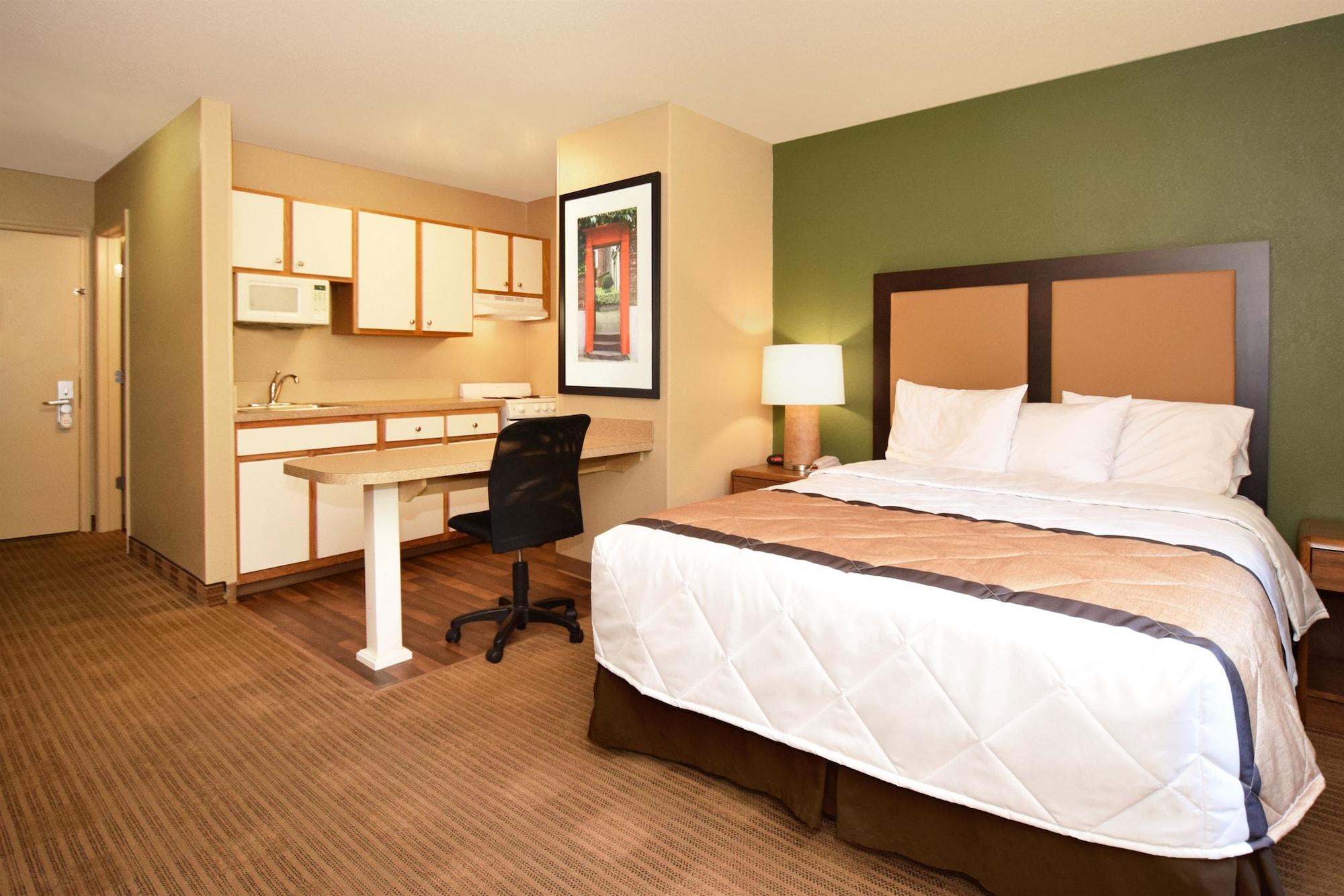 Extended Stay America Select Suites - Rockford - State Street Екстер'єр фото