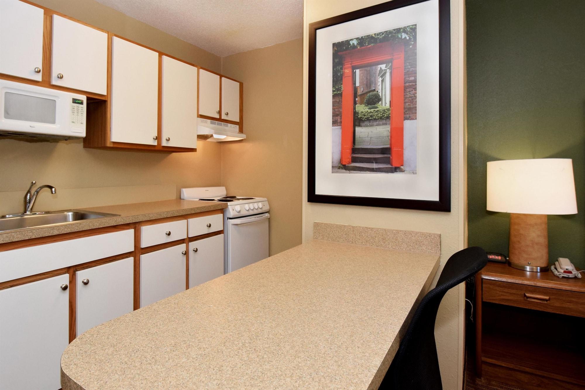 Extended Stay America Select Suites - Rockford - State Street Екстер'єр фото