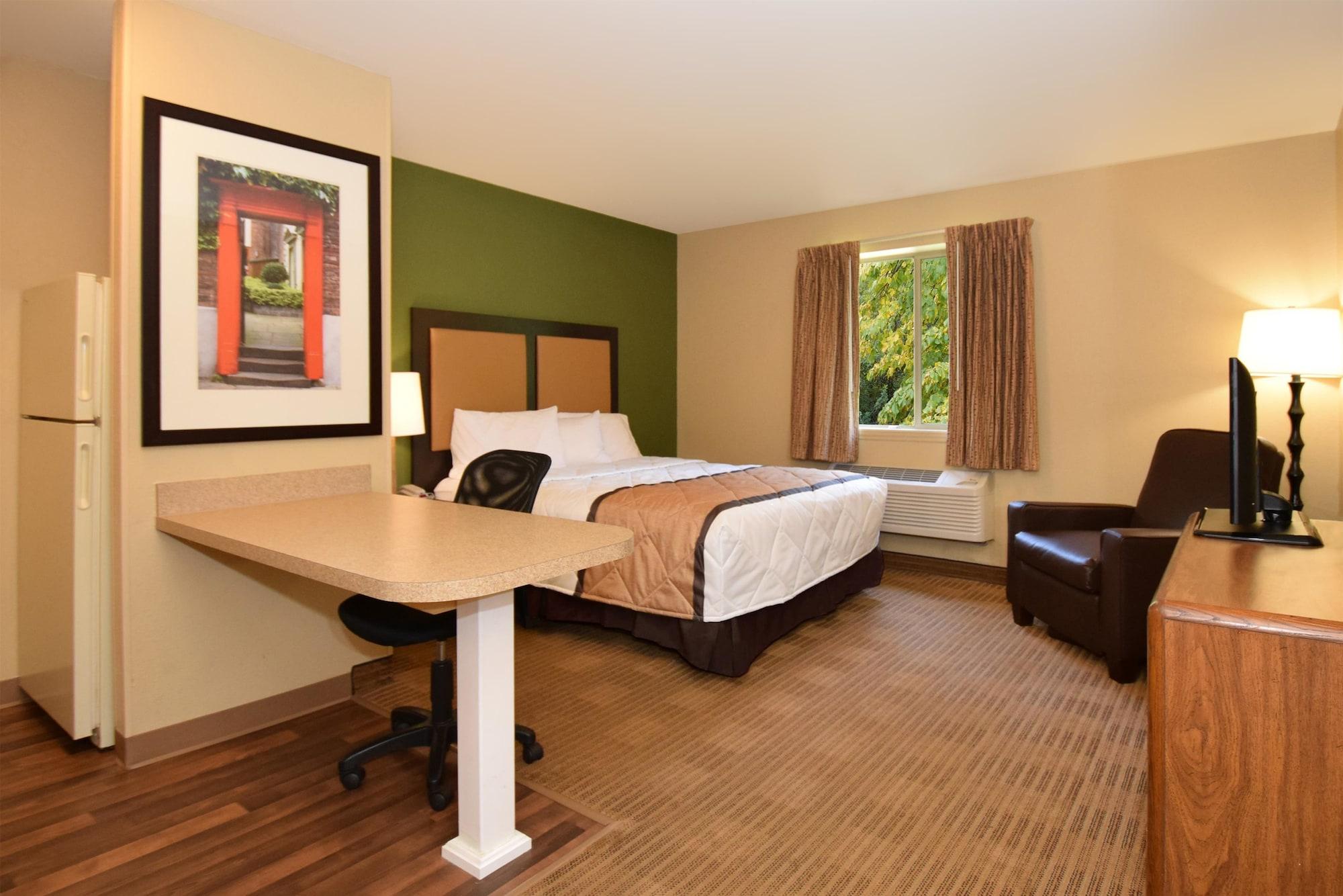 Extended Stay America Select Suites - Rockford - State Street Екстер'єр фото