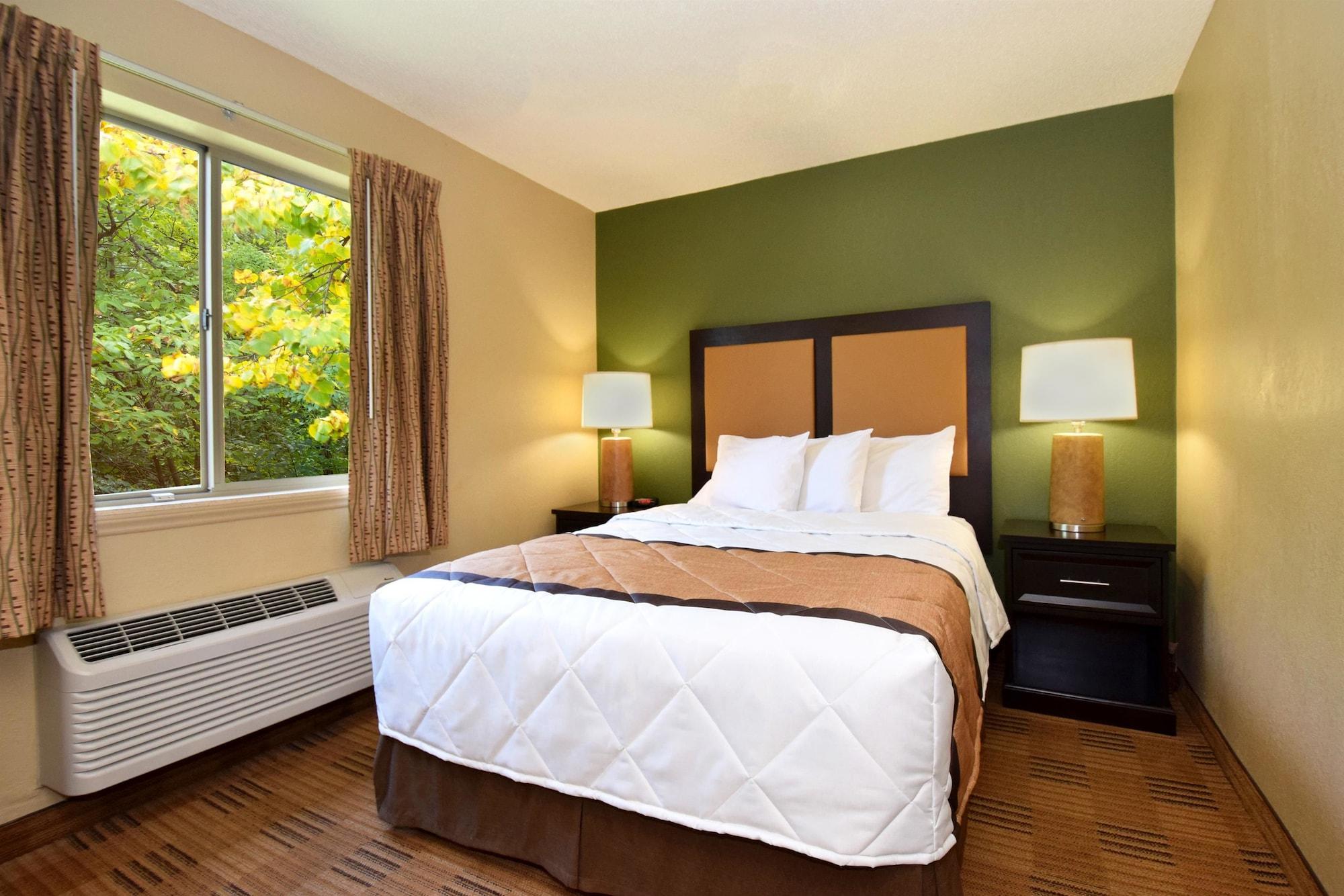 Extended Stay America Select Suites - Rockford - State Street Екстер'єр фото