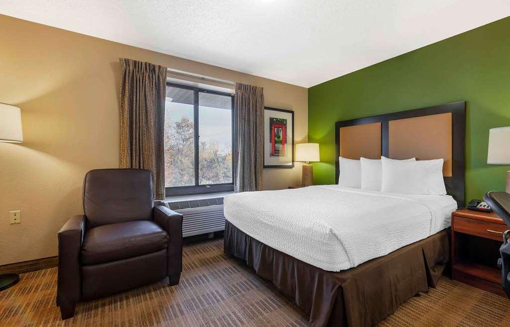 Extended Stay America Select Suites - Rockford - State Street Номер фото