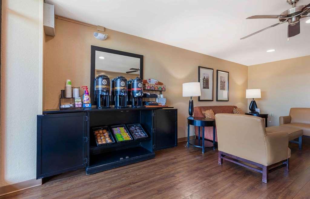 Extended Stay America Select Suites - Rockford - State Street Інтер'єр фото