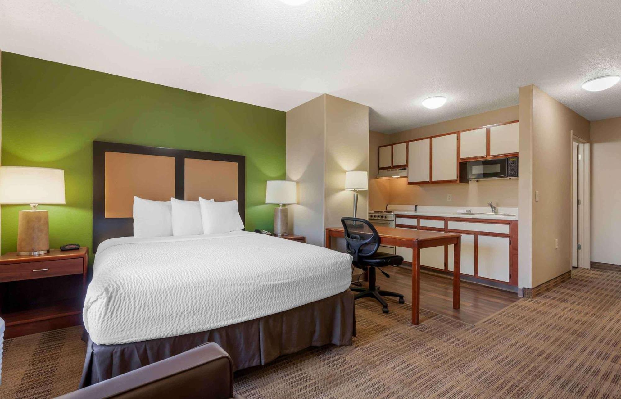 Extended Stay America Select Suites - Rockford - State Street Екстер'єр фото