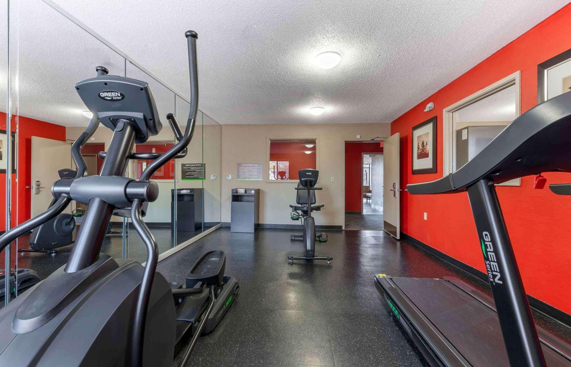 Extended Stay America Select Suites - Rockford - State Street Екстер'єр фото