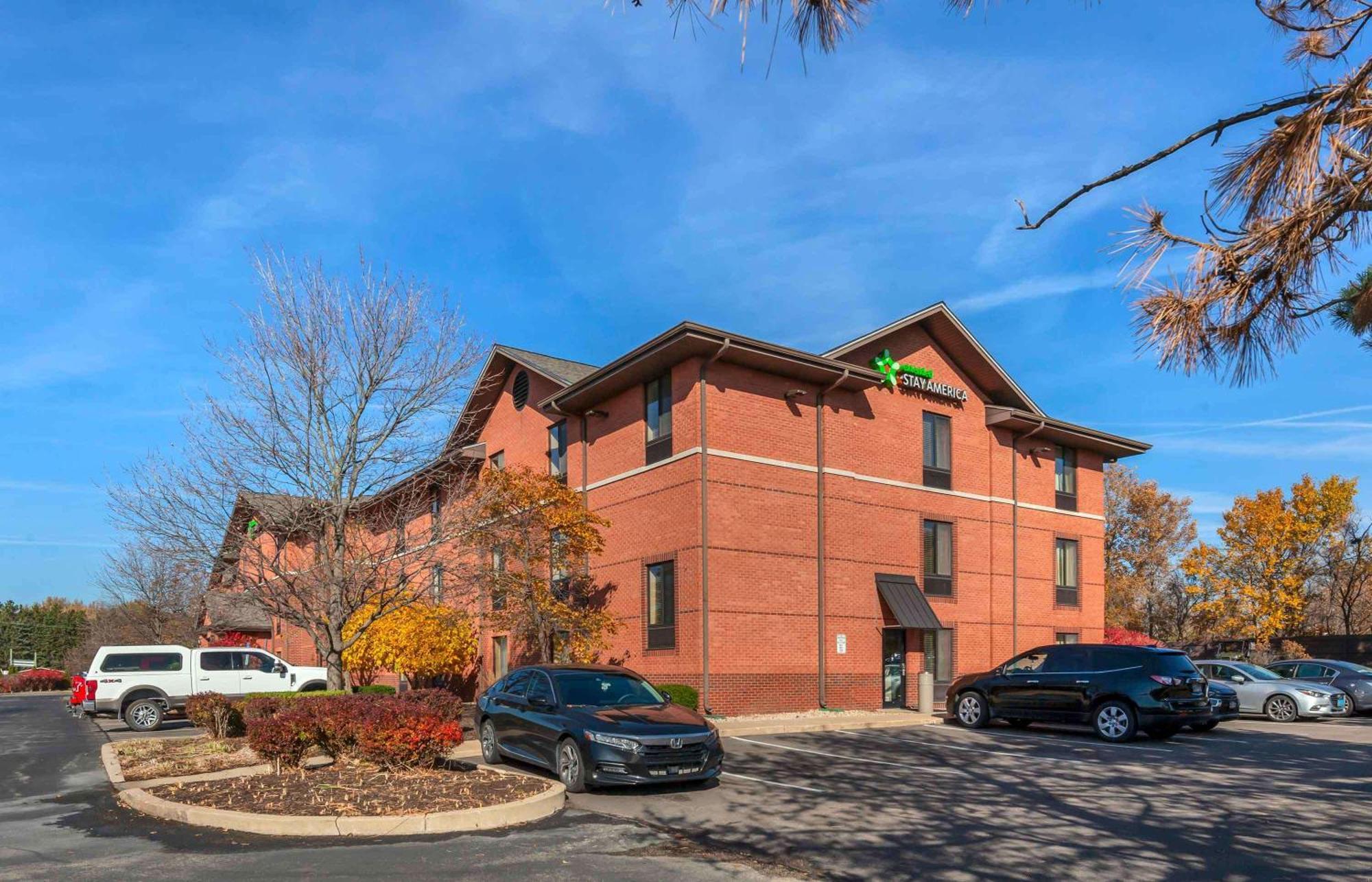 Extended Stay America Select Suites - Rockford - State Street Екстер'єр фото