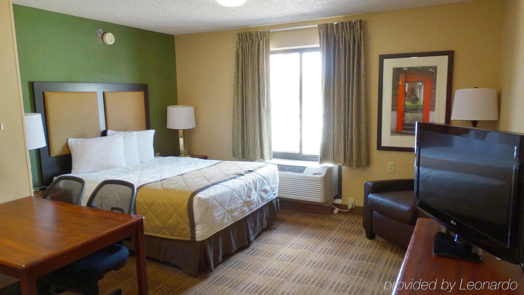 Extended Stay America Select Suites - Rockford - State Street Екстер'єр фото