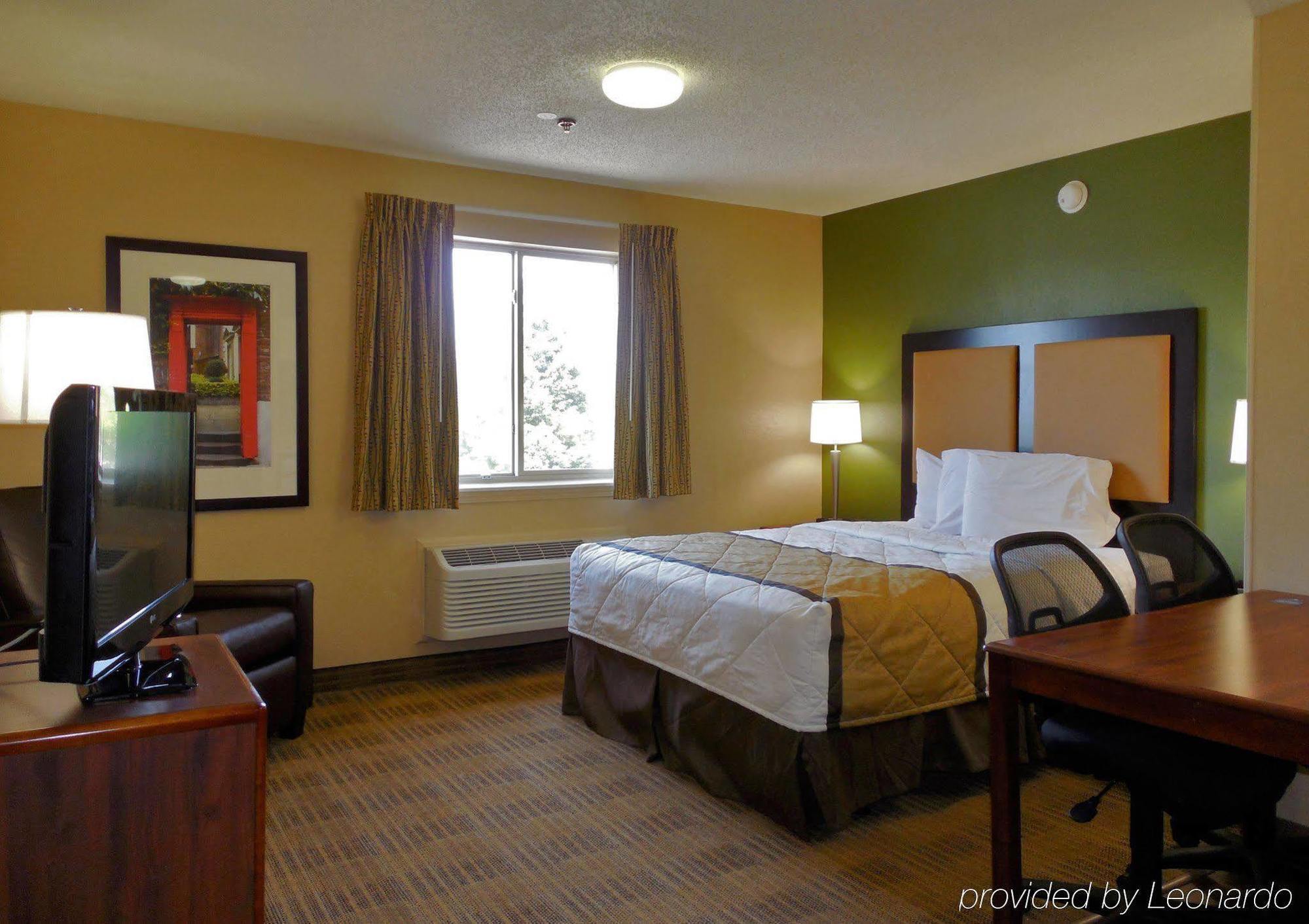 Extended Stay America Select Suites - Rockford - State Street Екстер'єр фото