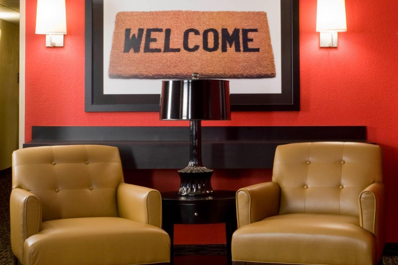 Extended Stay America Select Suites - Rockford - State Street Екстер'єр фото